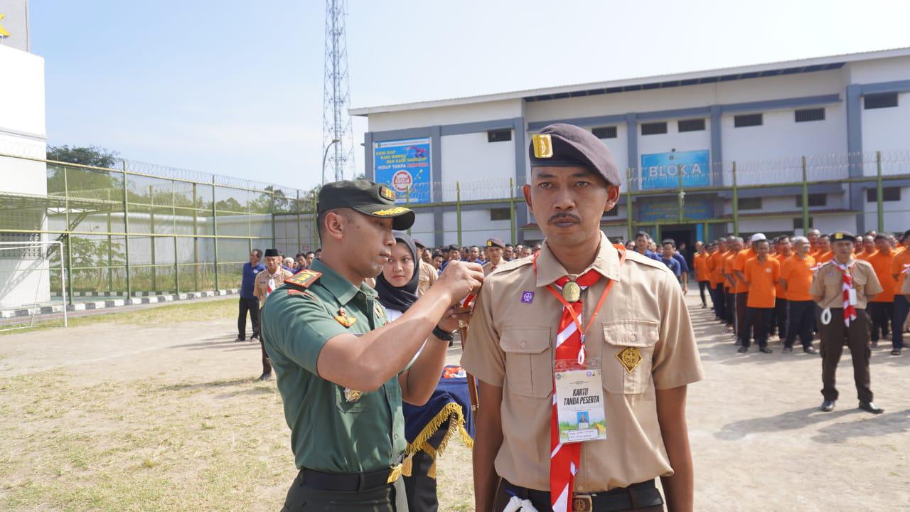 Dandim 0724/Boyolali Letkol Inf Dhanu Anggoro Asmoro lepas kontingen Pramuka warga binaan Rutan Boyolali ke Nusakambangan, Senin (14/7/2025).