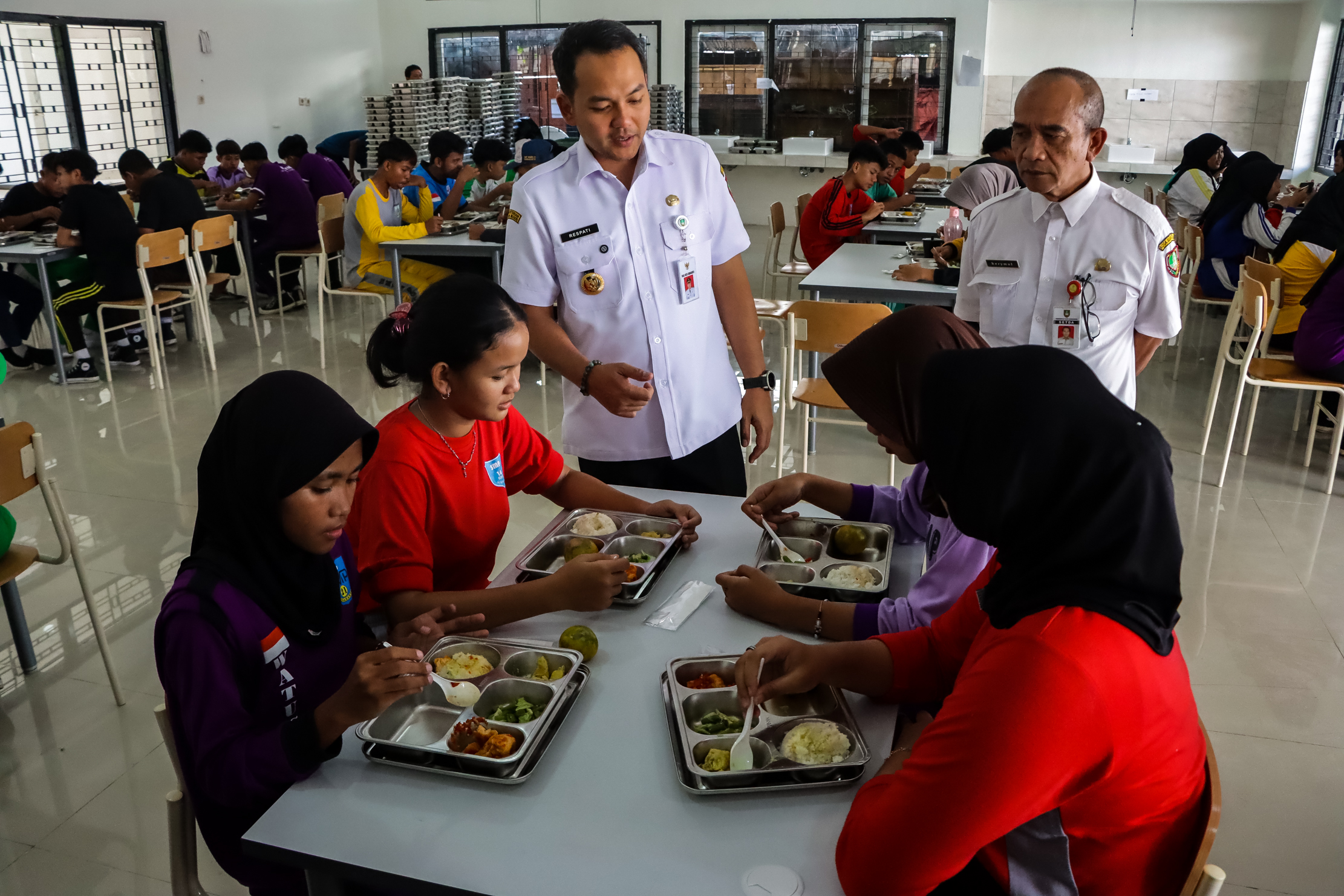 Wali Kota Solo Respati Ardi sapa siswa Sekolah Rakyat Menengah Atas 17 Solo. (M Ihsan/Radar Solo)