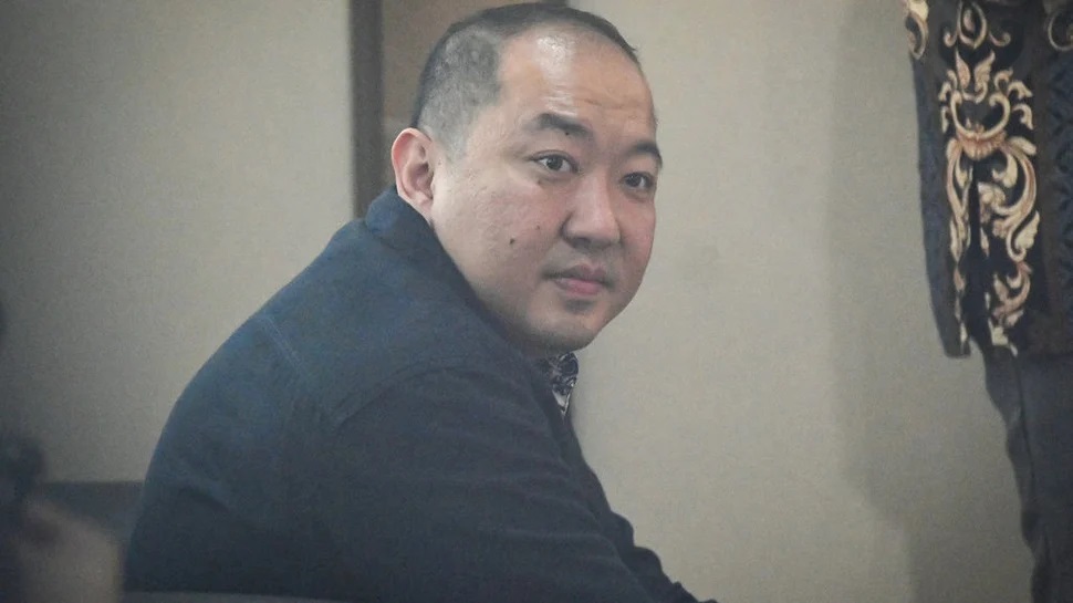 Dirut Sritex Iwan Kurniawan kembali diperiksa Kejagung terkait kasus korupsi kredit bank. 72 mobil juga disita dari gedung Sritex 2.