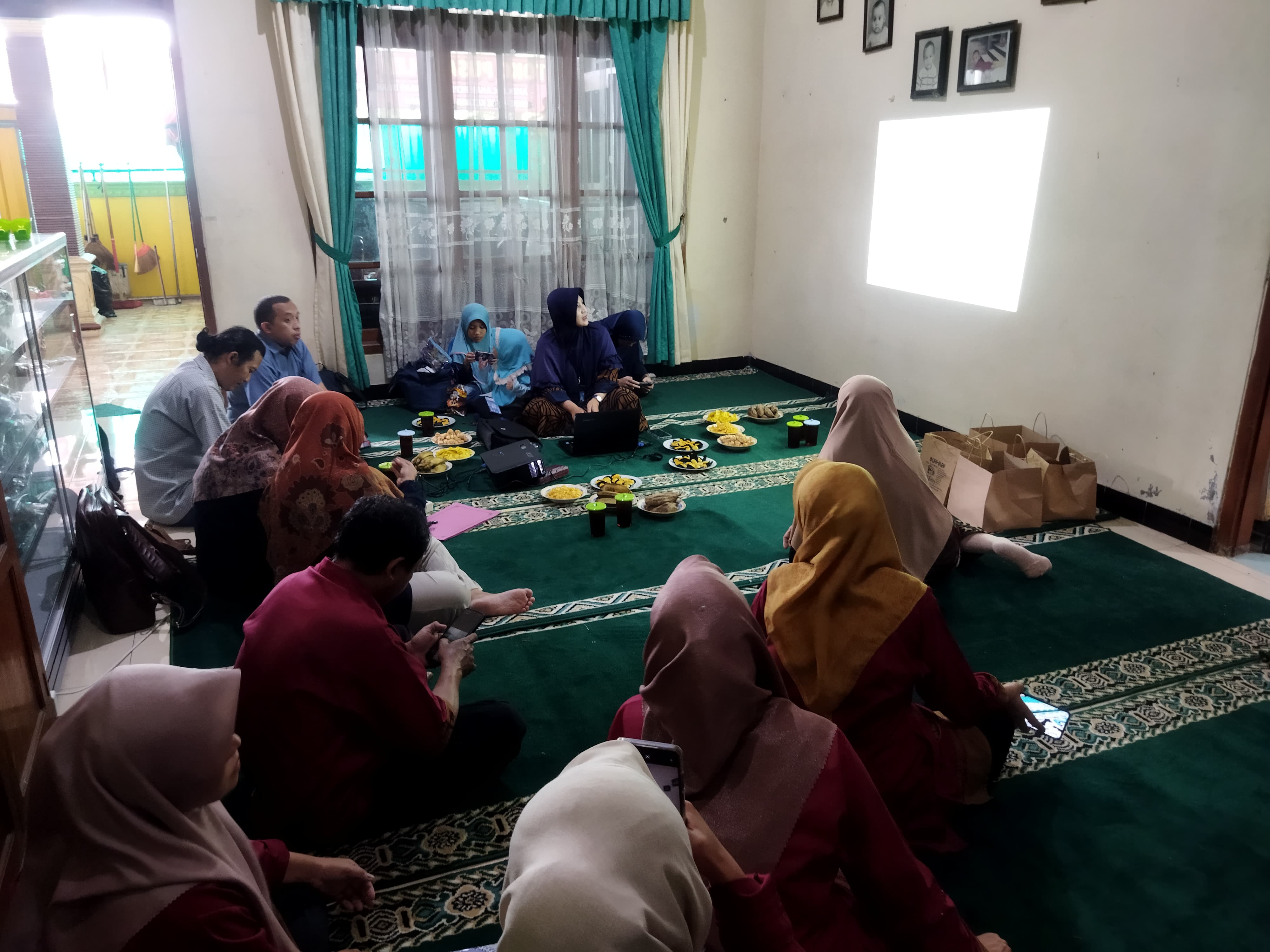 Tim Riset Grup Food Safety and Biotechnology UNS beri solusi tantangan yang dihadapi UKM.