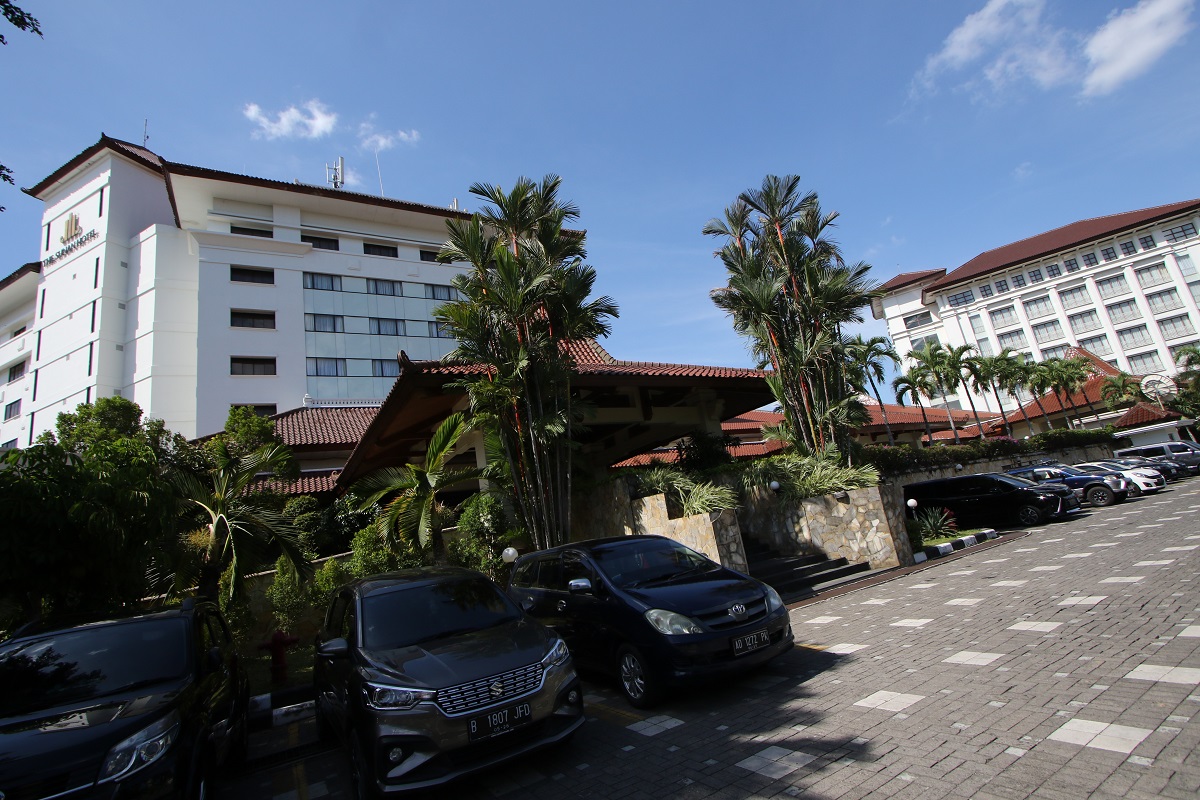 Seluruh hotel berbintang di Solo turut berpartisipasi menyemarakkan SGS dengan memberikan diskon kamar mulai dari 20&ndash;50 persen.