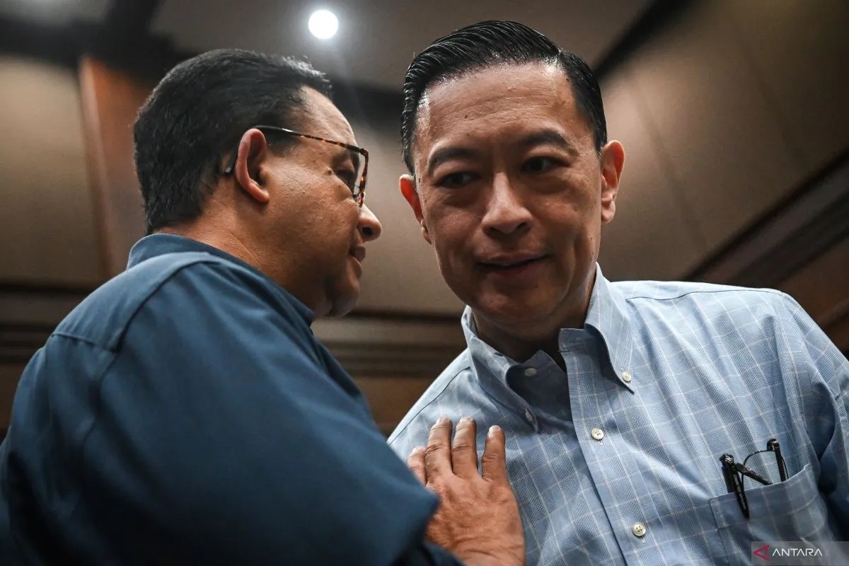 Anies Baswedan kecewa atas vonis 4,5 tahun terhadap Tom Lembong. Ia hadir langsung di sidang dan sebut sistem hukum perlu dibenahi.