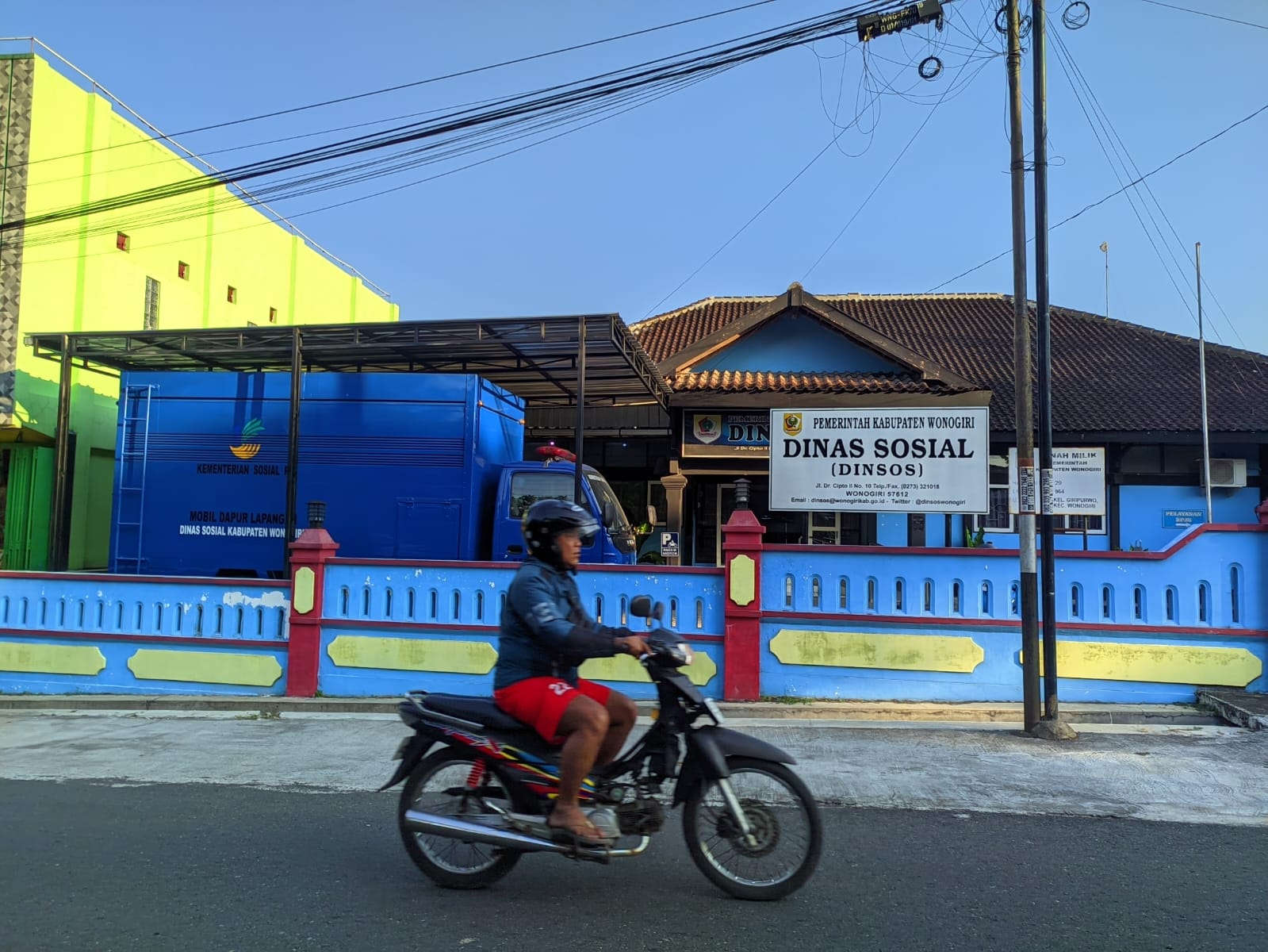 Kantor Dinsos Wonogiri jadi jujukan warga yang BPJS Kesehatannya dinonaktifkan.