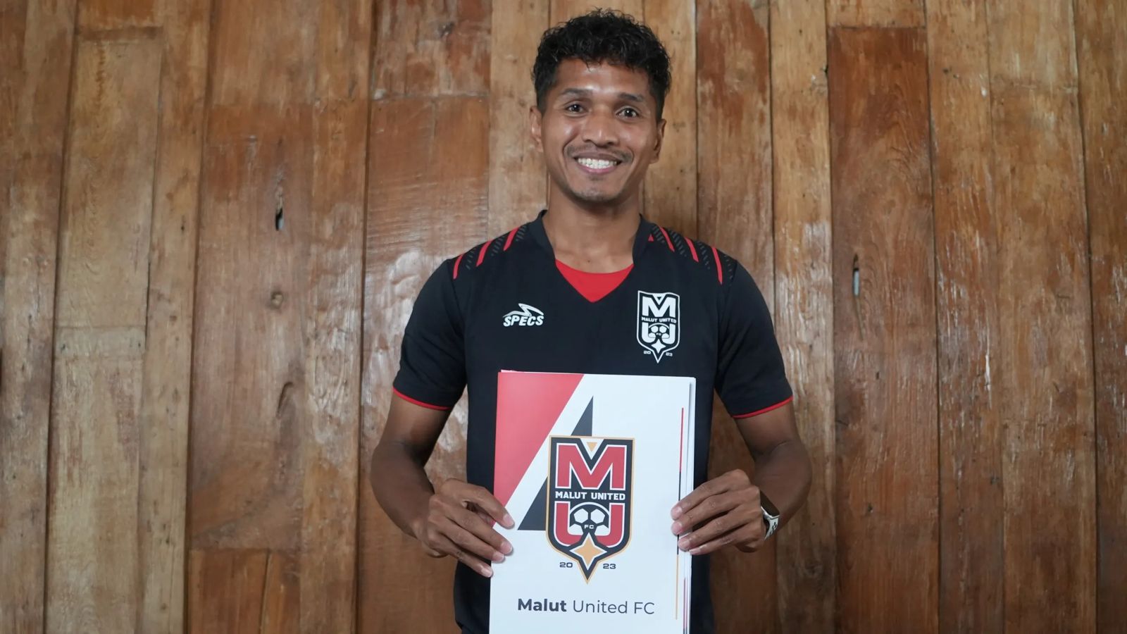Fullback kiri M. Abduh Lestaluhu resmi berseragam Malut United musim ini.