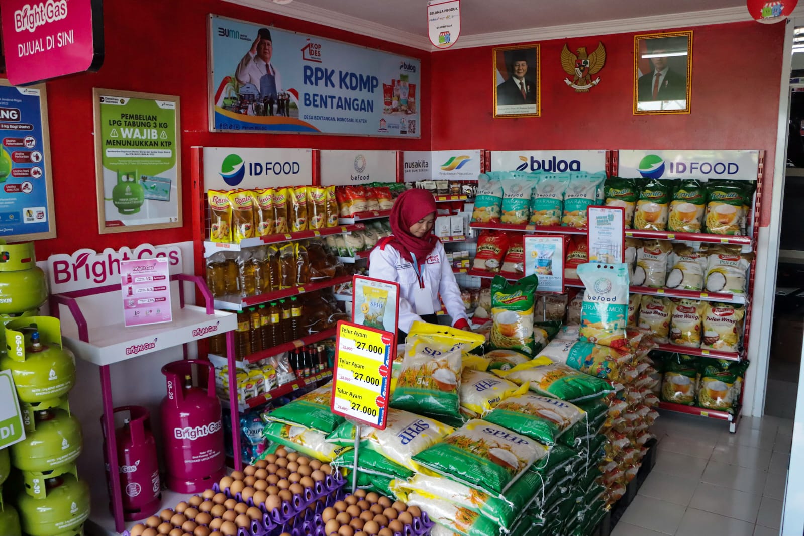 Salah satu unit usaha di Koperasi Desa Merah Putih Bentangan, Kecamatan Wonosari, Klaten. (M.Ihsan/Radar Solo)