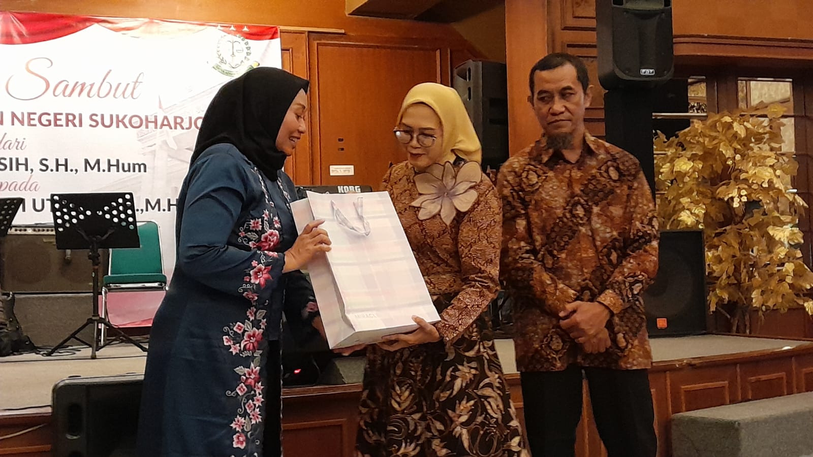 Pisah sambut Kepala Kejaksaan Negeri (Kajari) Sukoharjo yang digelar di Wisma Boga Convention Hall, Solo Baru, Kecamatan Grogol, Kamis (24/7) malam.