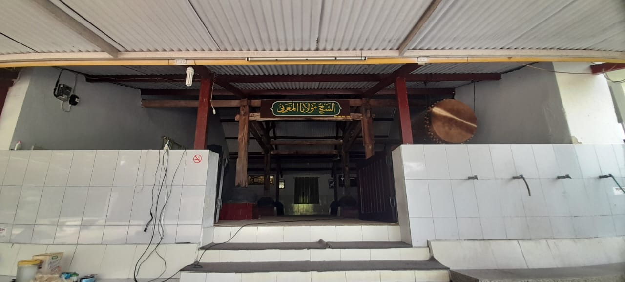 mushola kuno yang diyakini sebagai petilasan Syekh Maulana Maghribi, ulama asal Timur Tengah.