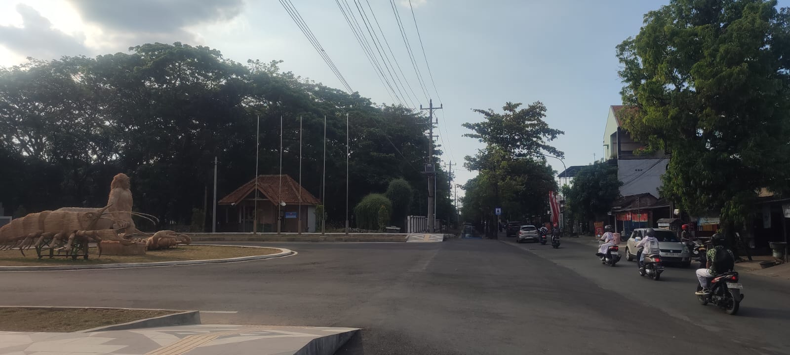 Jalan depan Kantor Pemda Terpadu Sragen akan diperlebar. (Ahmad Khairudin/Radar Solo)