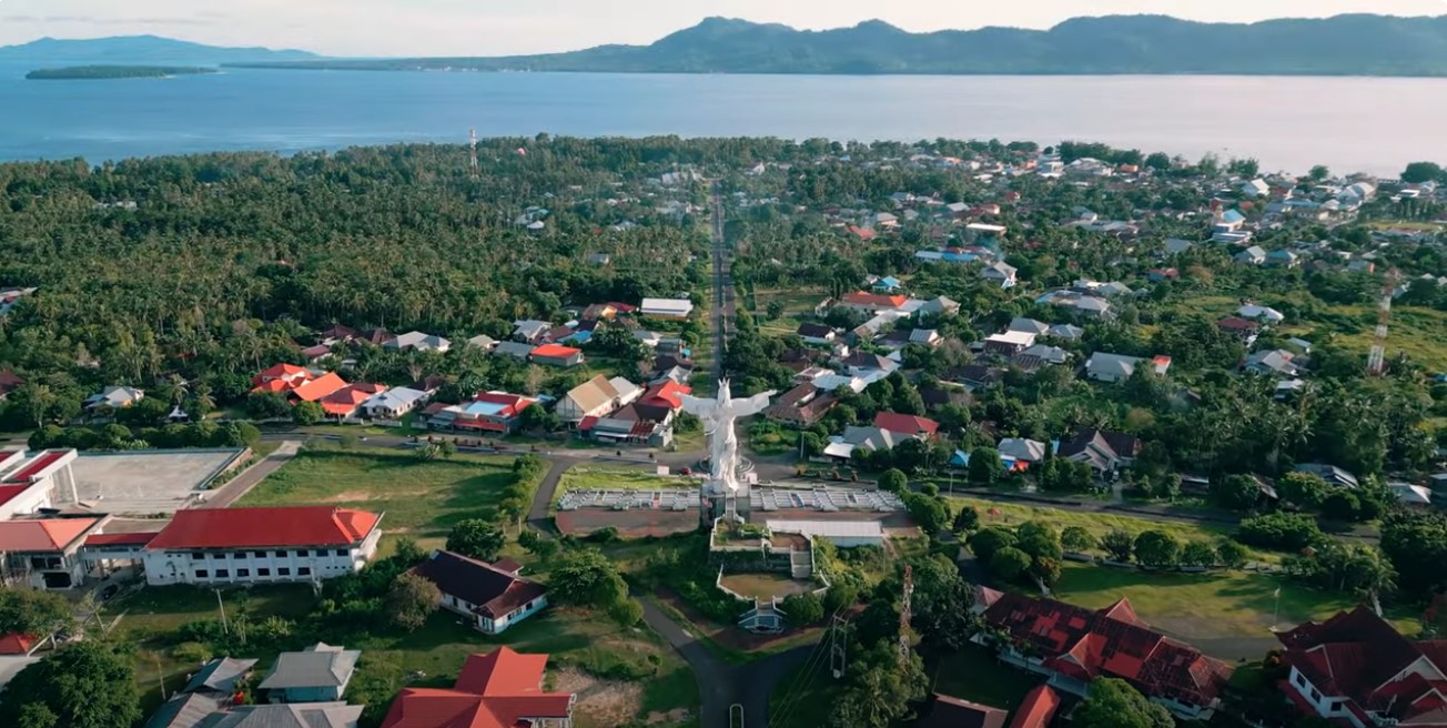 Melonguane, Ibukota dari Kabupaten Kepulauan Talaud.