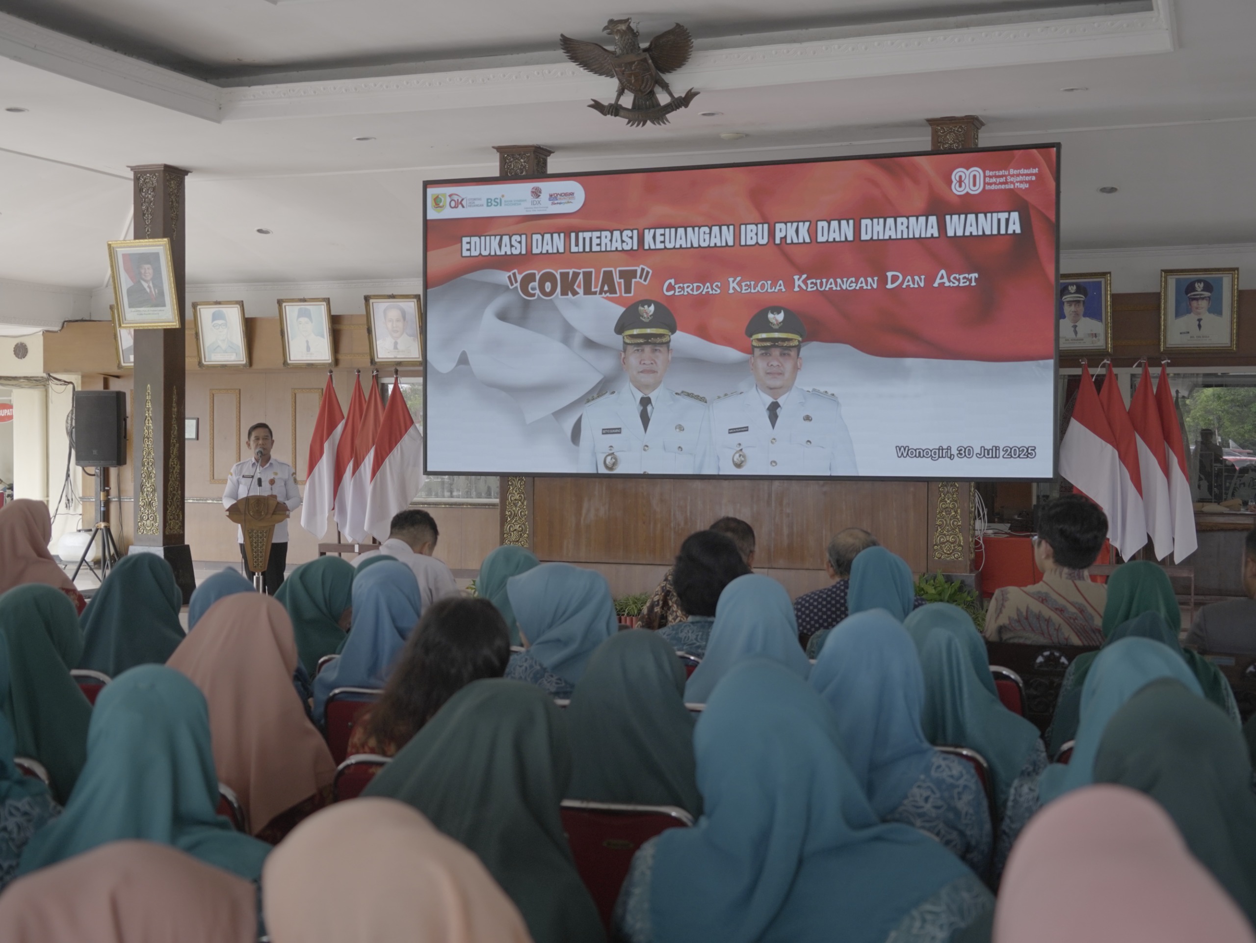 Kegiatan edukasi dan literasi keuangan yang diikuti kader PKK dan anggota Dharma Wanita di Wonogiri, Rabu (30/7/2025).