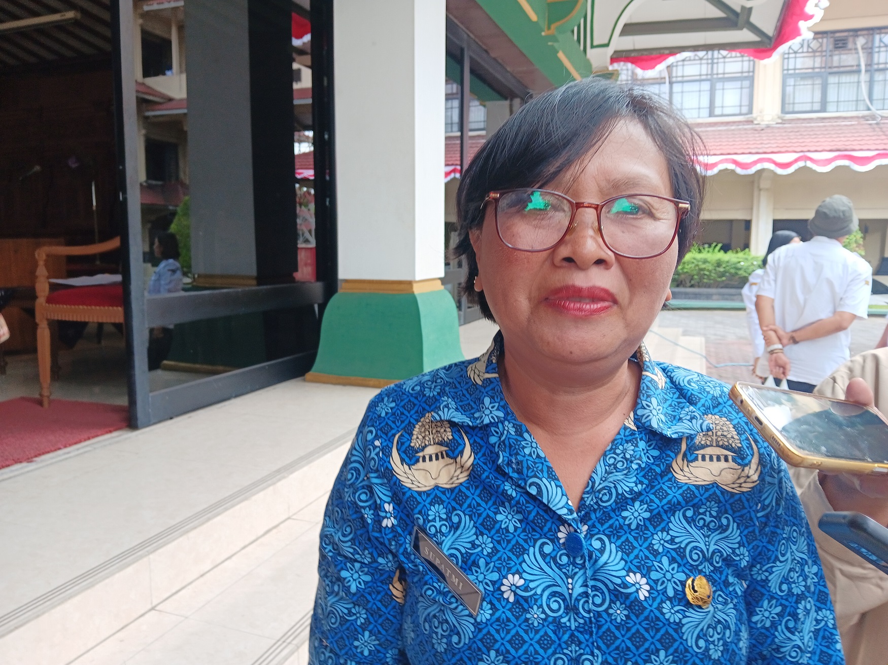 Supadmi mengabdi selama puluhan tahun di bidang pendidikan. (Angga Purenda/Radar Solo)