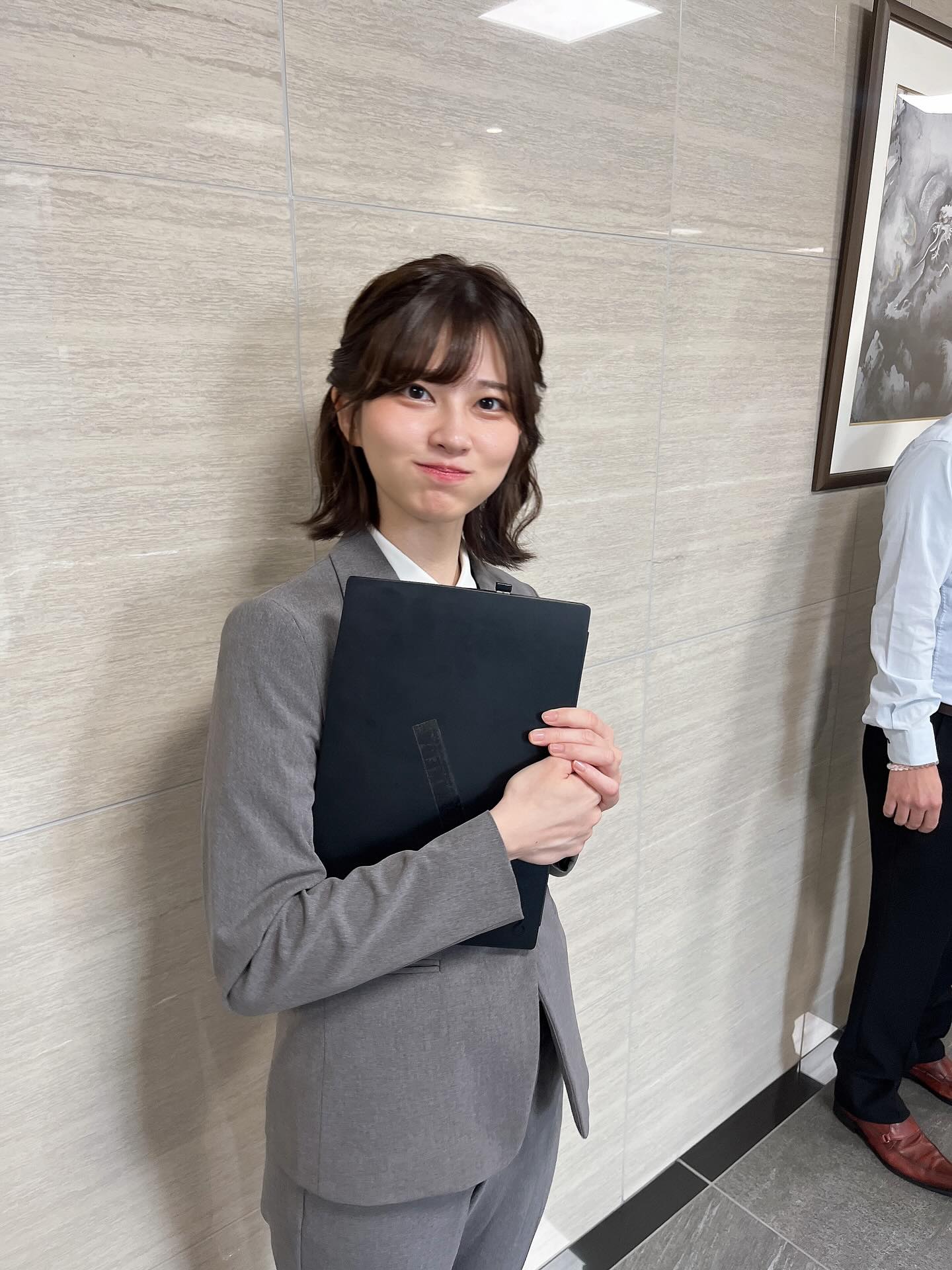Siapa Saori Araki?&nbsp;Cewek Kantoran yang Mendadak Viral di X,&nbsp;Ternyata Mantan Idol Jepang yang Kini dan Model