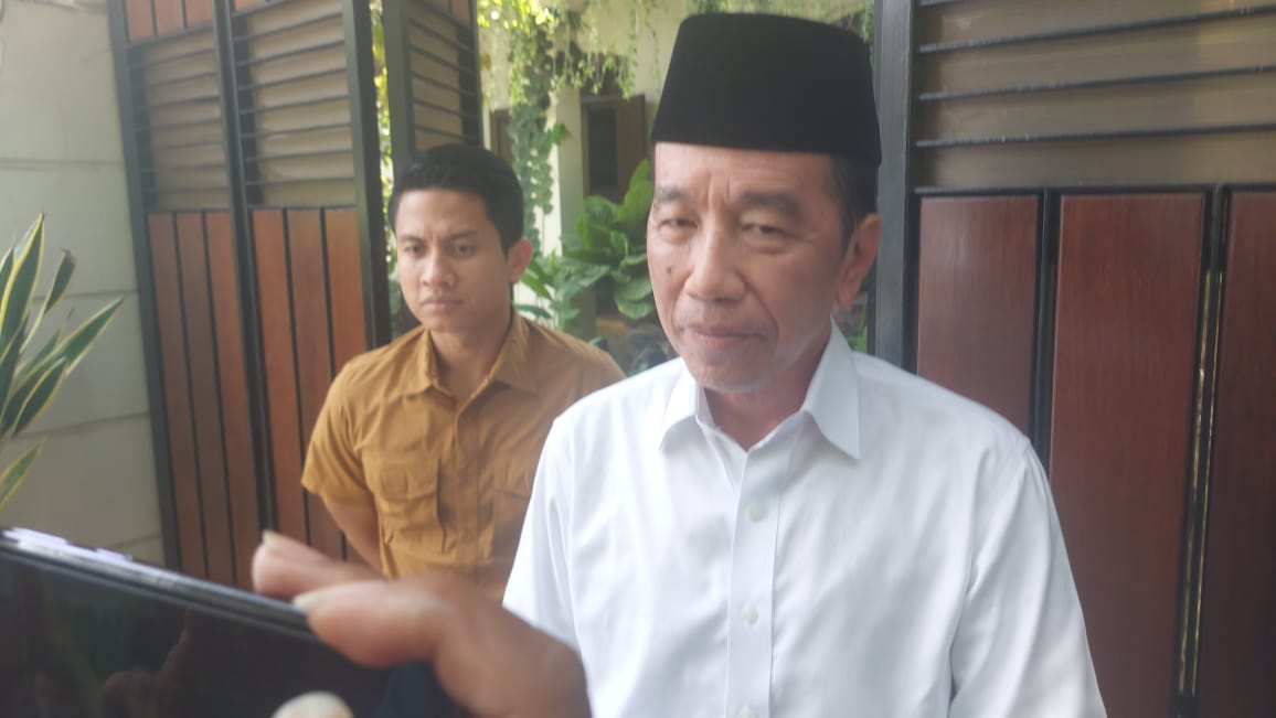 Presiden ke-7 Jokowi ditanya wartawan soal abolisi dan amnesti yang diberikan kepada Tom Lembong dan Hasto Kristiyanto, Jumat (1/8/2025).