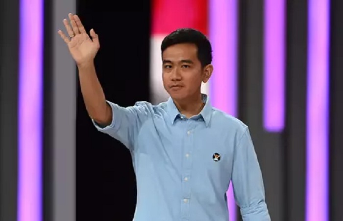 Gibran pernah pakai pin lambang bajak laut One Piece saat kampanye. Kini simbol itu ramai dikibarkan jelang HUT ke-80 RI.