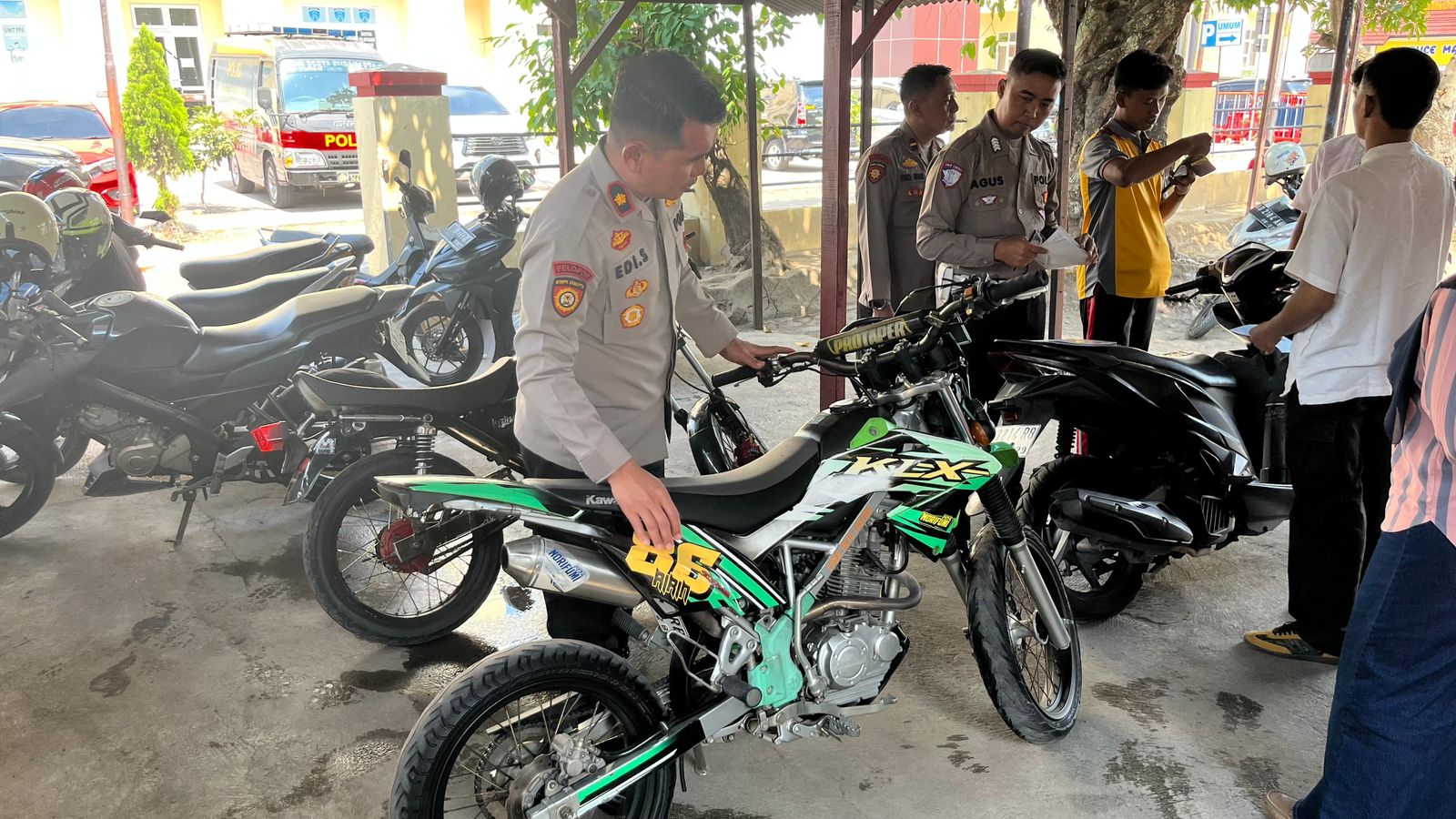 Tim Sparta mengamankan beberapa kendaraan berknalpot brong.