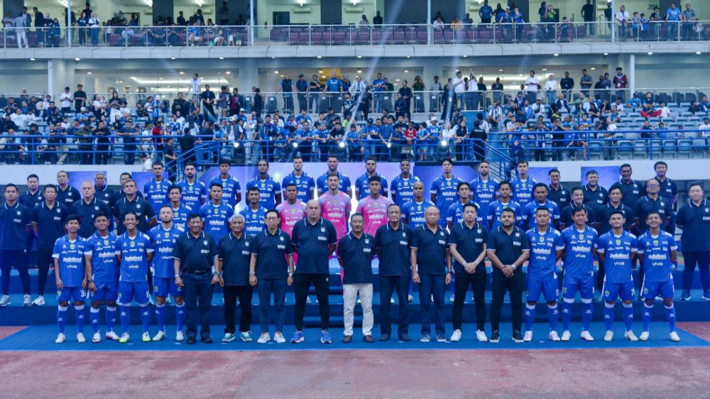BELUM KOMPLET: Skuad Persib Bandung resmi di-launching di Stadion Gelora Bandung Lautan Api (2/8).