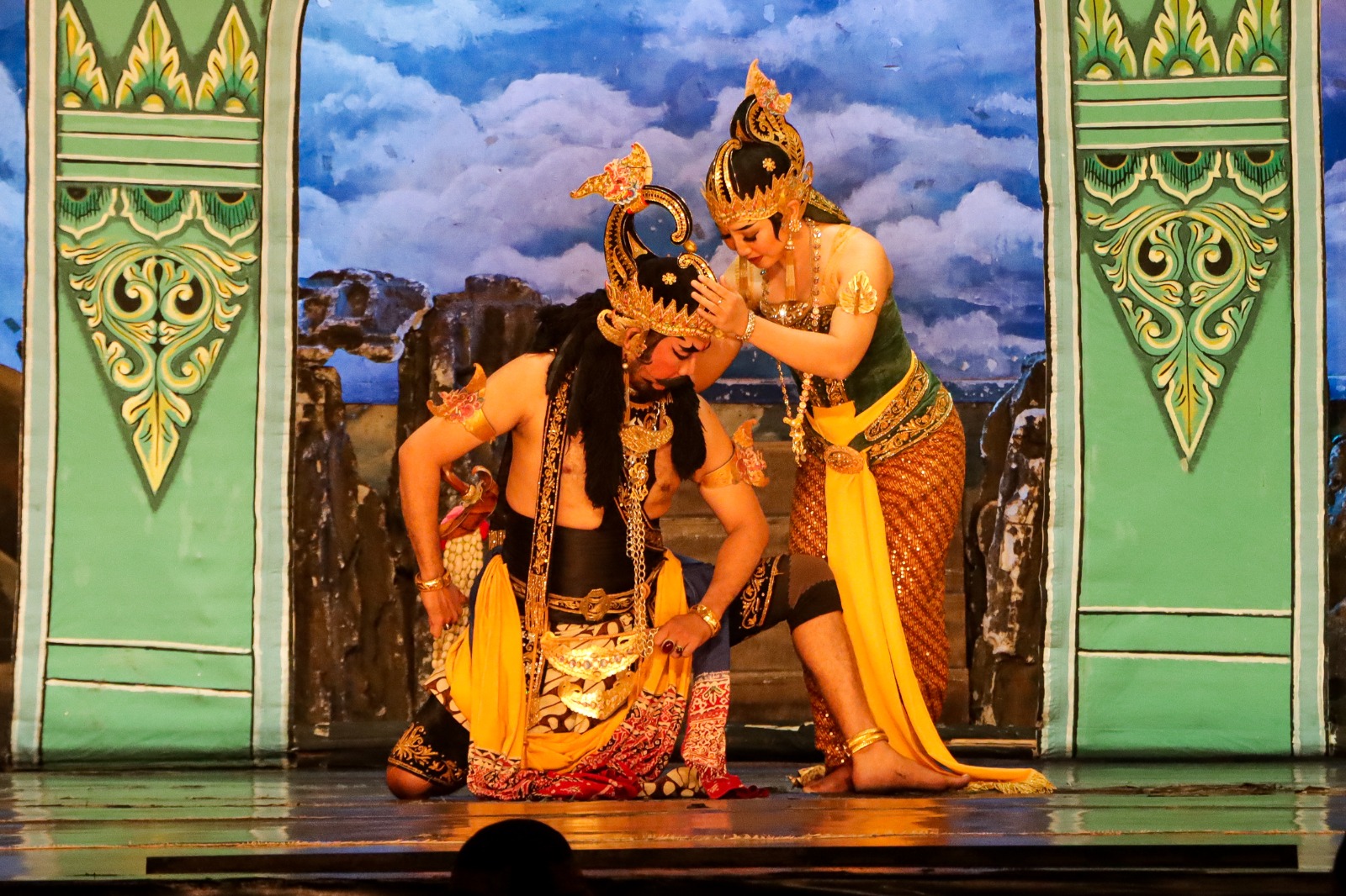 TOTALITAS: Pementasan Wayang Orang Sriwedari yang digelar, Jumat malam (1/8). Pementasan di lokasi ini rutin digelar dengan berbagai lakon berbeda.