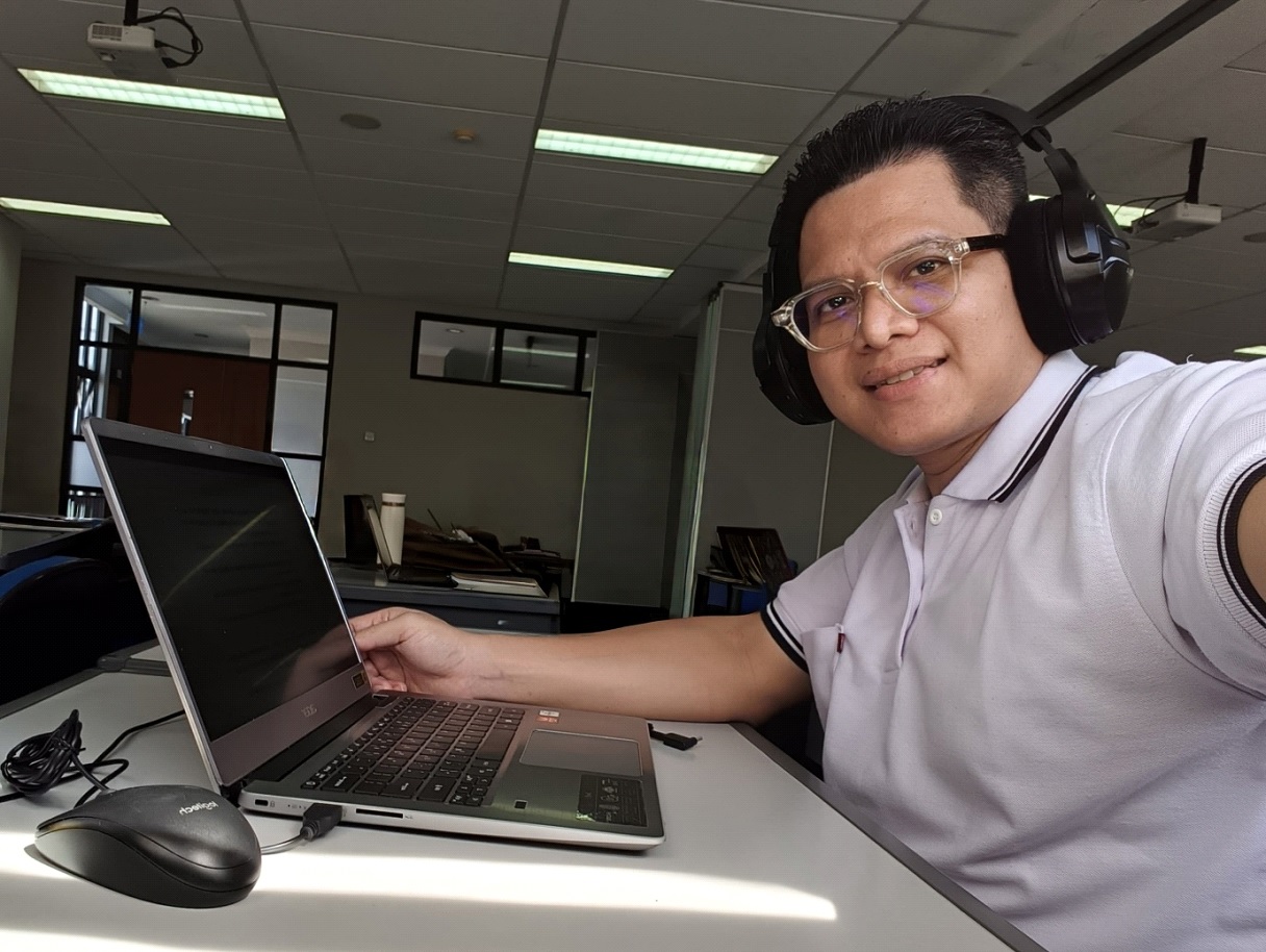 Harits Setyawan, dosen muda ITERA, viral karena muncul di pencarian Google sebagai dosen berprestasi nasional hingga internasional.