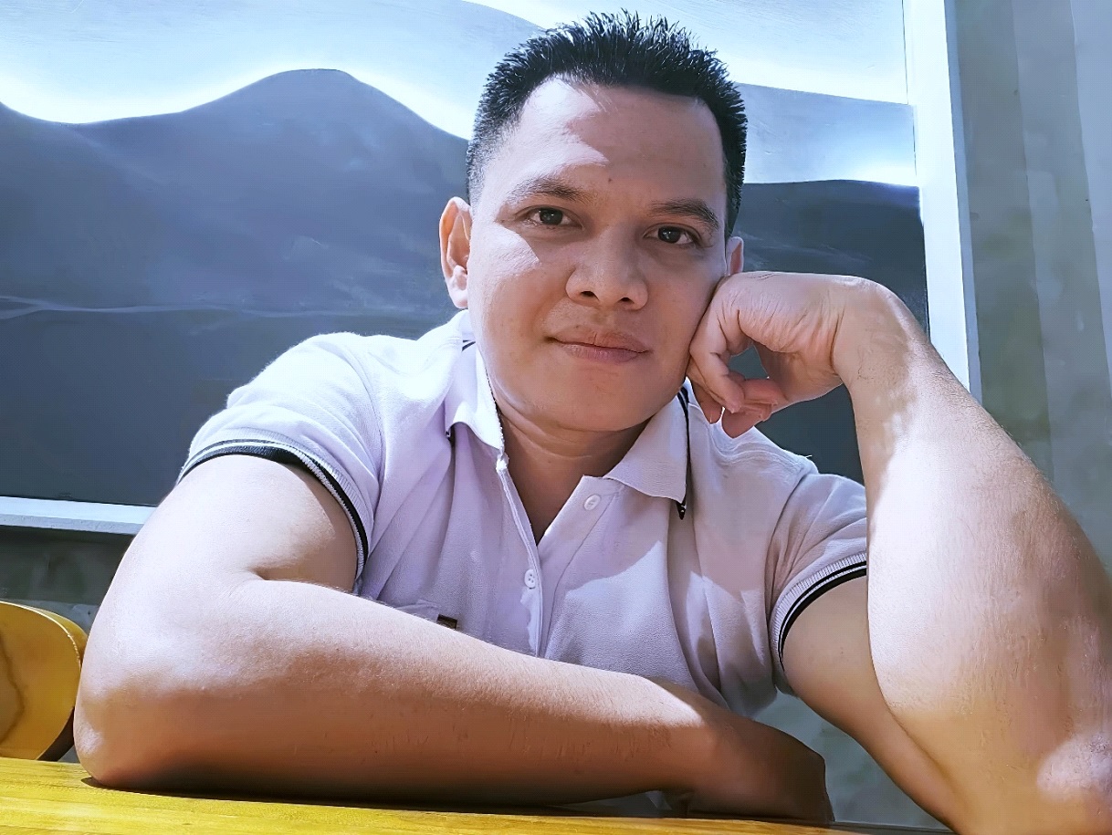 Harits Setyawan, dosen muda ITERA, viral karena muncul di pencarian Google sebagai dosen berprestasi nasional hingga internasional.