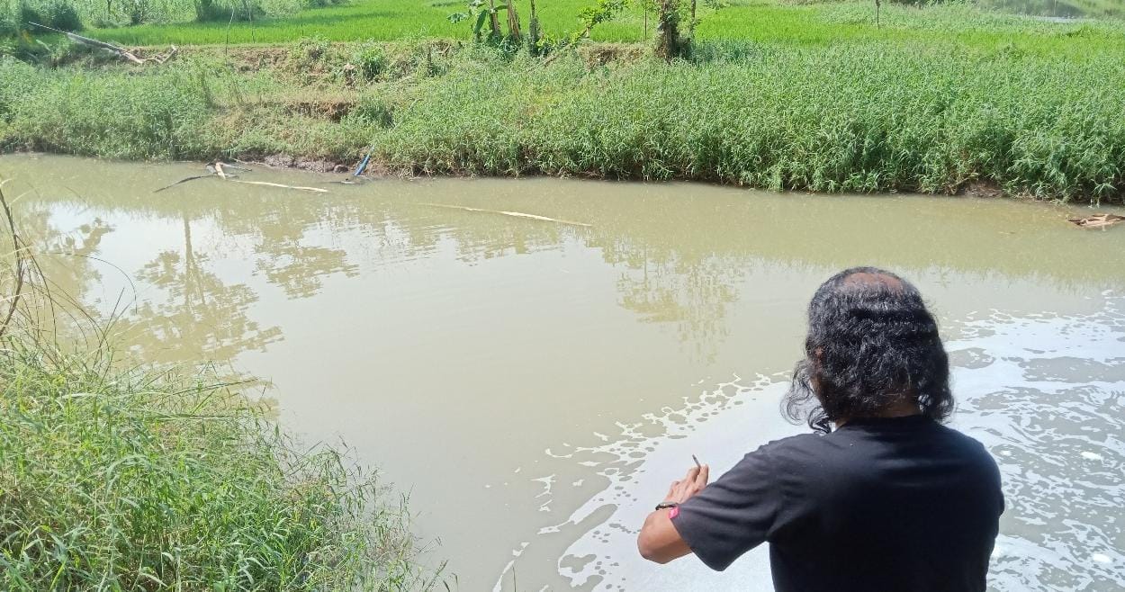 Ilustrasi tim DLH Wonogiri saat melakukan patroli sungai 2023 lalu.