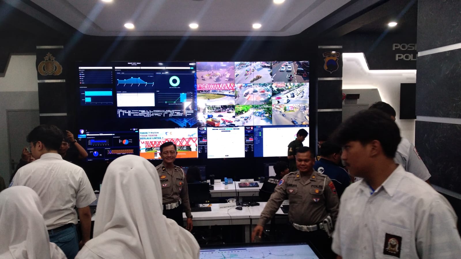 ILMU BARU: Satlantas Polresta Solo kedatangan siswa SMA Batik 2 Solo, Rabu (6/8/2025)