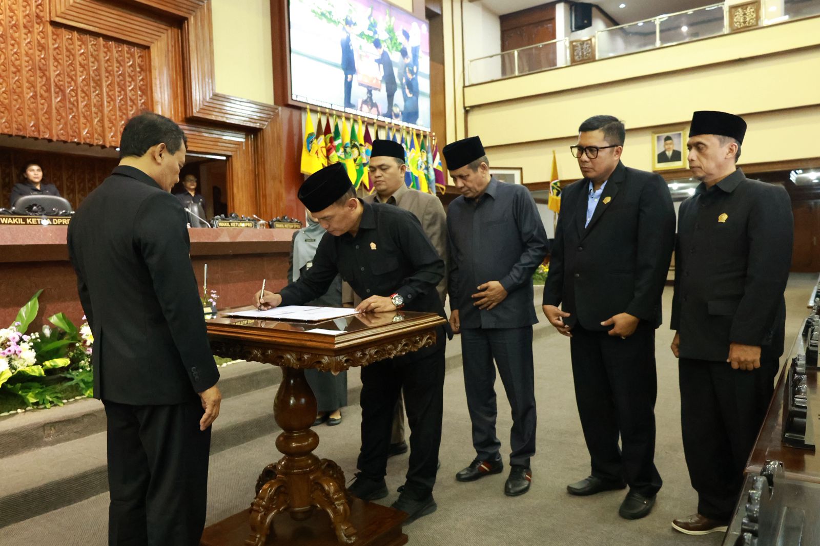 Ketua DPRD Jateng Sumanto sebut fokus utama APBD Perubahan adalah pada infrastruktur, kemiskinan, dan kesehatan.