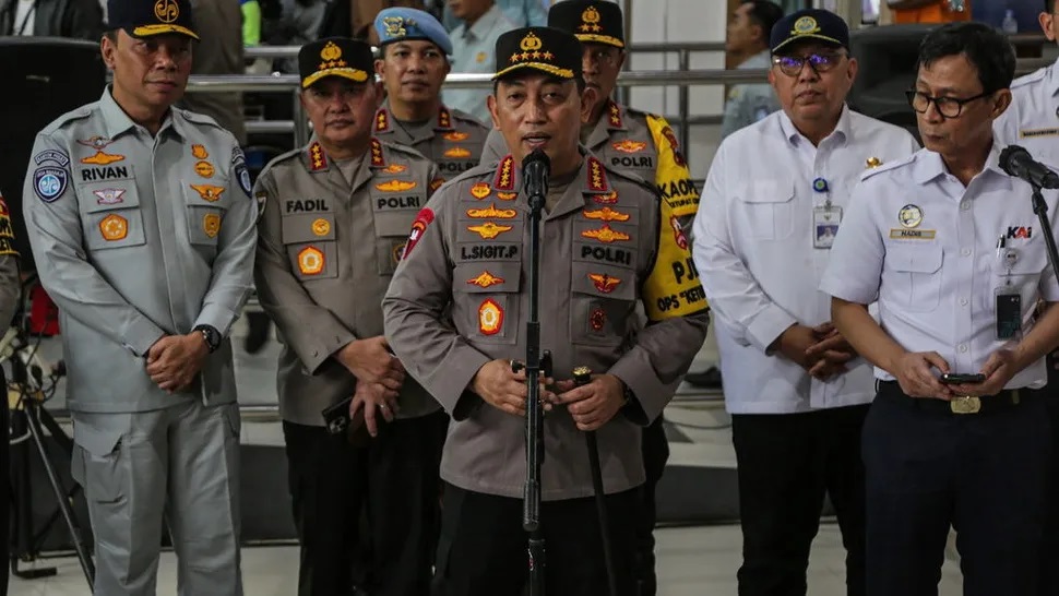 Daftar Mutasi Kapolri Bulan Ini, termasuk 7 Kapolda baru dan Komjen Dedi Prasetyo sebagai Wakapolri. Ini daftar lengkap dan profilnya.