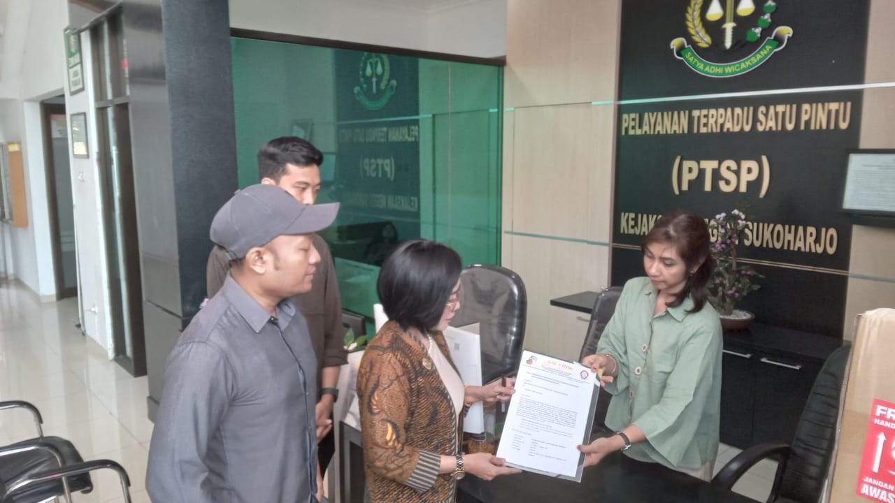 LAPORAN: Saksi dalam kasus dugaan pemalsuan dokumen ajukan permohonan perlindungan hukum kepada Pengadilan Negeri Sukoharjo, Jumat (8/8/2025).  &nbsp;