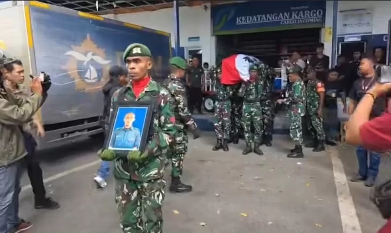 Prada Lucky Namo, prajurit muda TNI, tewas diduga dianiaya senior. Sebelum meninggal, ia sempat beri pesan terakhir ke dokter.