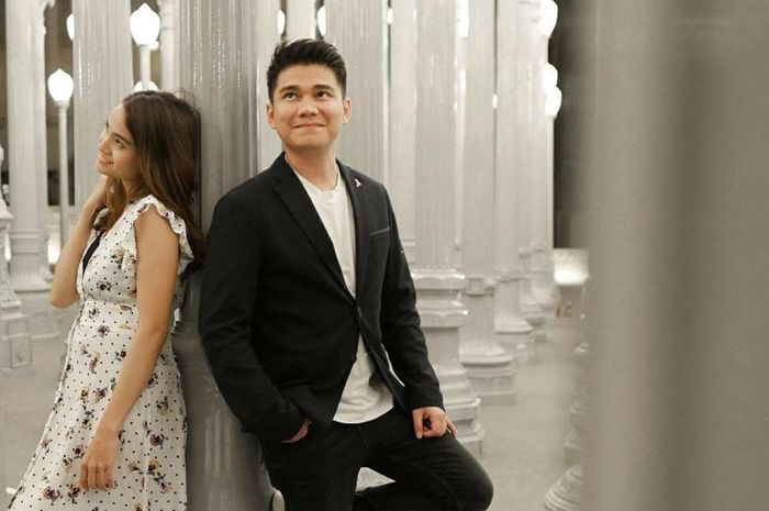 Profil Vicky Kharisma, mantan suami Acha Septriasa yang resmi bercerai Mei 2025. Kariernya cemerlang di perusahaan teknologi global.