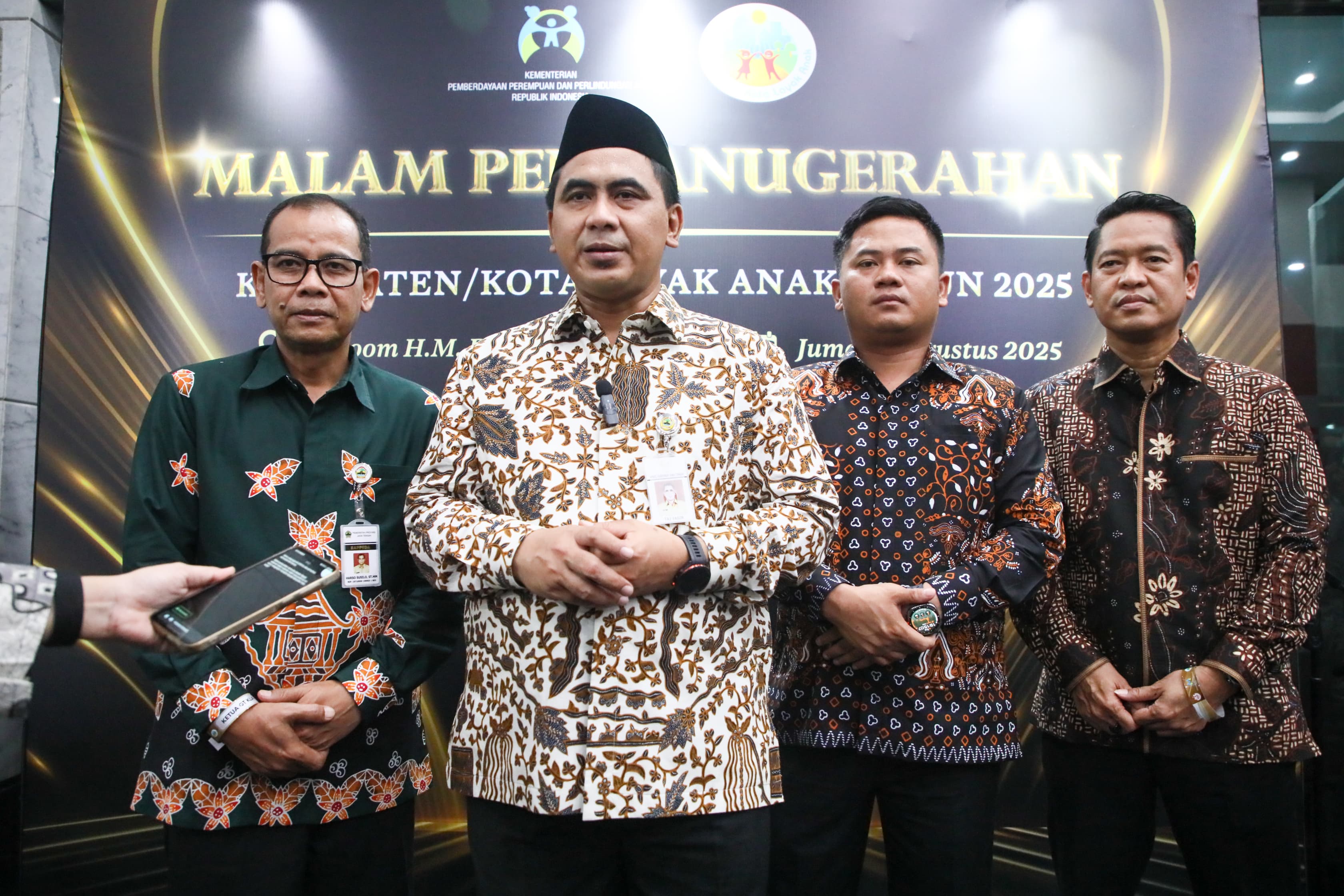 Pemerintah Provinsi Jawa Tengah secara konsisten mendorong pemerintah kabupaten/kota, memperkuat komitmen pemenuhan hak anak dan perlindungan kelompok rentan.