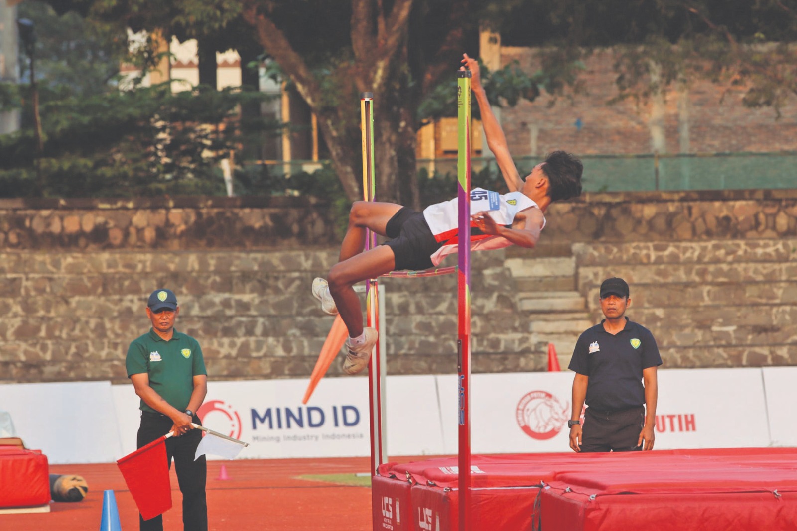 JUMP: Kejuaraan nasional atletik yang sempat digelar di Stadion Sriwedari, 2023 silam.