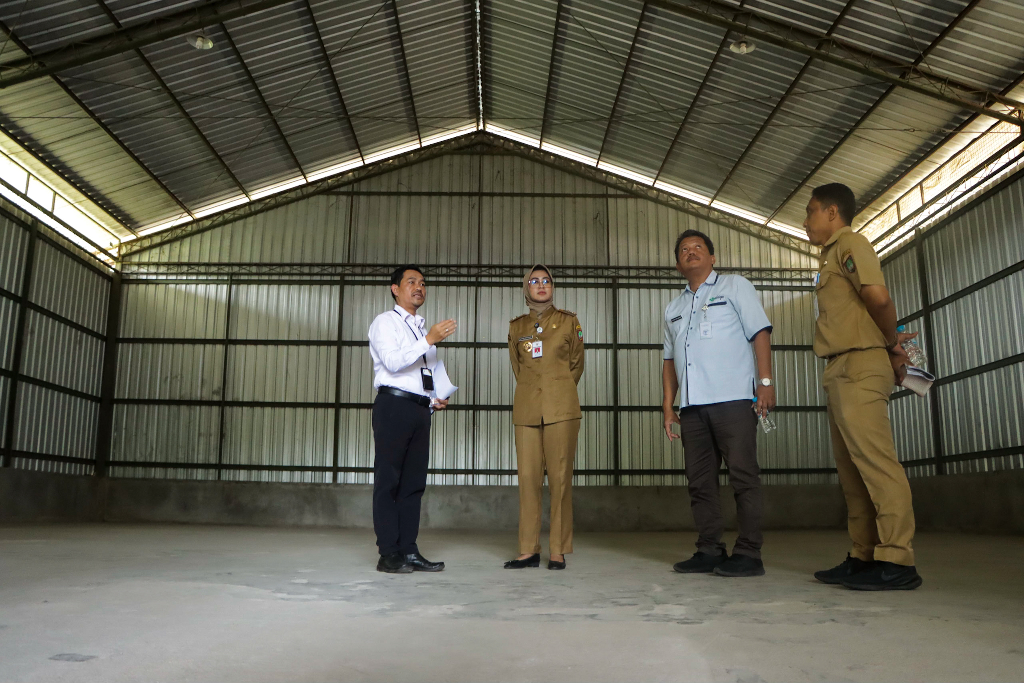 Wakil Wali Kota Solo Astrid Widayani meninjau lokasi satuan pelayanan pemenuhan gizi (SPPG) program makan bergizi gratis (MBG) di Mojosongo, Jebres, Senin (11/8).