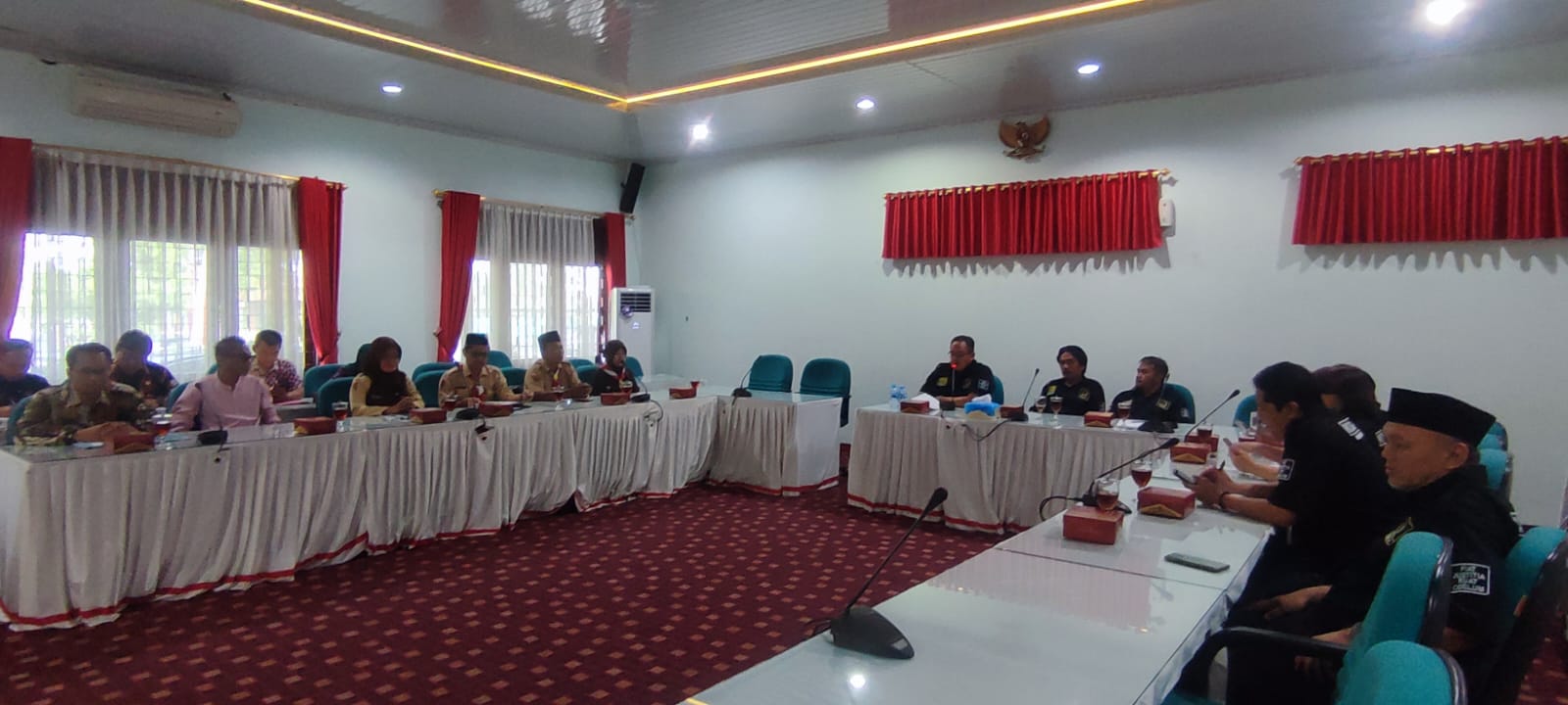DPRD Sragen usut keracunan massal 365 siswa di 10 sekolah. Sidak dapur SPPG Gemolong digelar untuk cari penyebabnya.