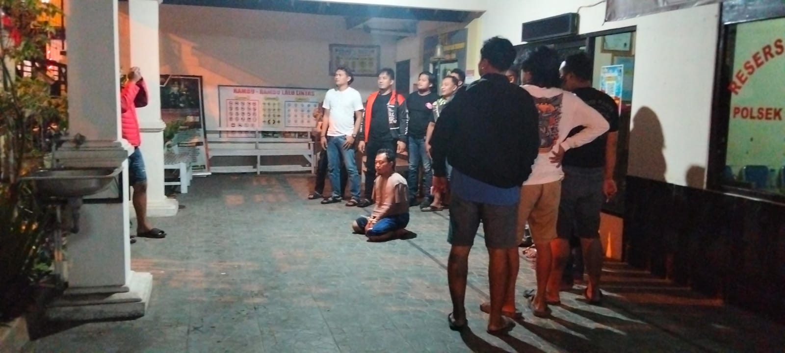 Dwi Utomo alias Uut, terduga pembunuh ibunya di Wonogiri, ditemukan bersembunyi di semak-semak tak jauh dari rumah.