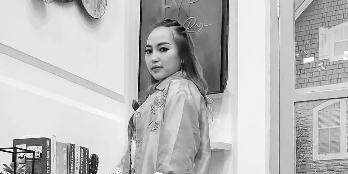 Komedian Mpok Alpa meninggal dunia. Raffi Ahmad dan Irfan Hakim menangis saat mengenang sosoknya yang tegar dan profesional.