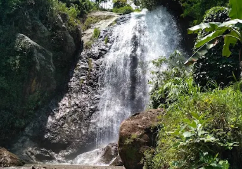 Air Terjun Dinding jadi surga tersembunyi nan sejuk di Lereng Jenawi