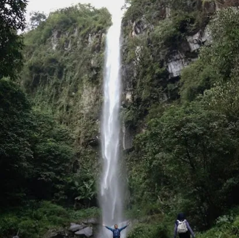 Wisata Tebing Air Terjun Pengantin cukup indah untuk dikunjungi.