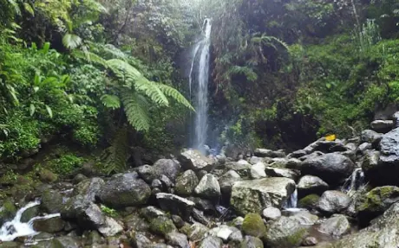 Air Terjun Serendeng jadi salah satu destinasi yang wajib dikunjungi