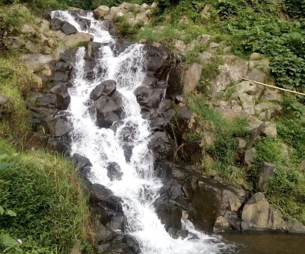 Air Terjun Suren jadi salah satu lokasi wisata di Karanganyar yang bisa jadi rekomendasi untuk dikunjungi.