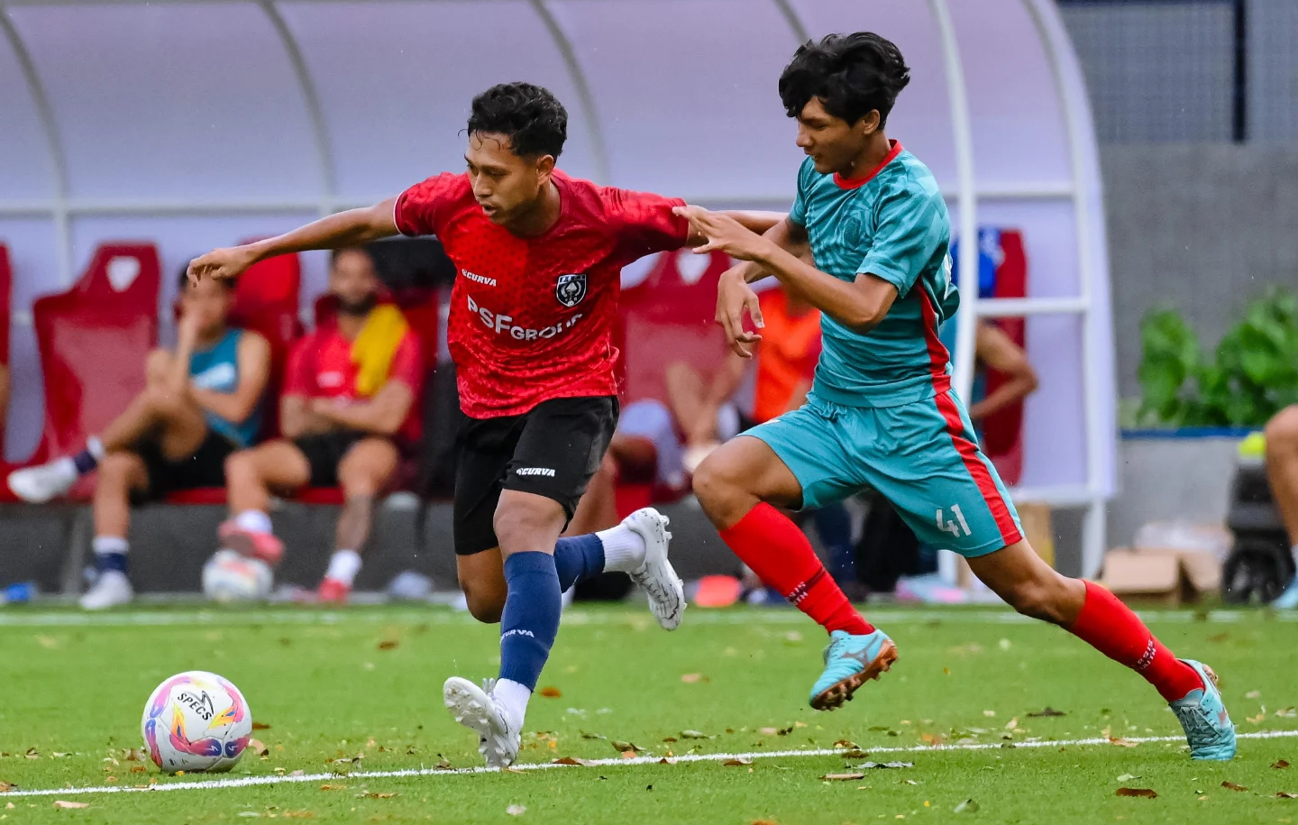 UNJUK GIGI: Laga uji coba antara PSPS Pekanbaru melawan Persis Solo U-20 di Saint Joseph Sports Facilities, Solo (20/8).
