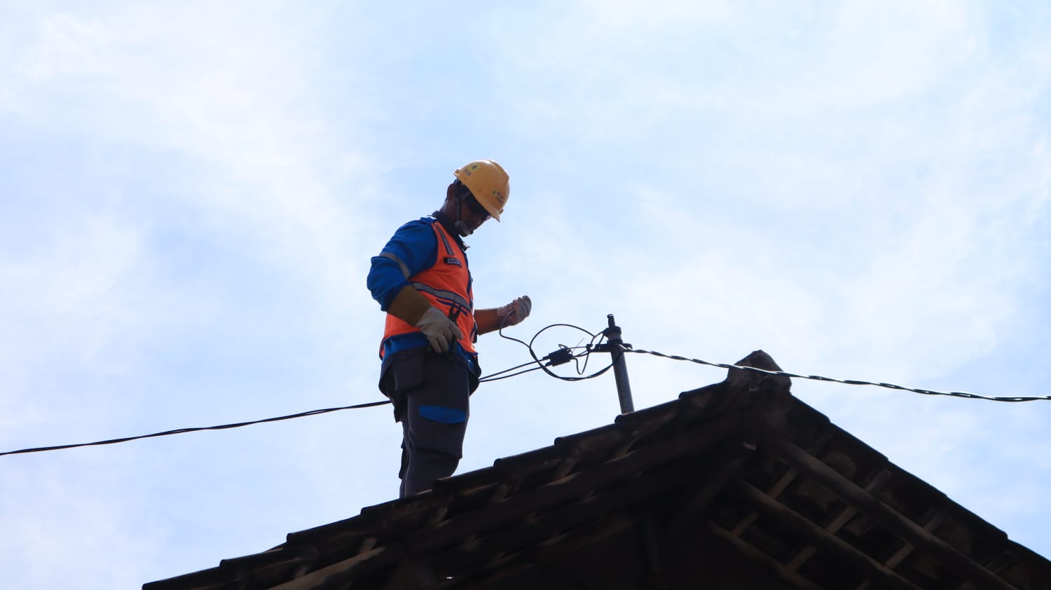 Ilustrasi PLN UP3 Surakarta berikan sambungan listrik gratis untuk warga Sragen sambut Hari Pelanggan Nasional.