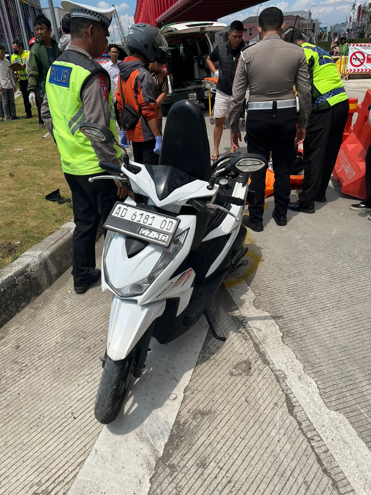 BUAT GEGER: Lokasi kejadian tepat L mengalami kecelakaan di simpang Bundaran Joglo, Jalan Kolonel Sugiyono,&nbsp;Kamis siang (21/8).
