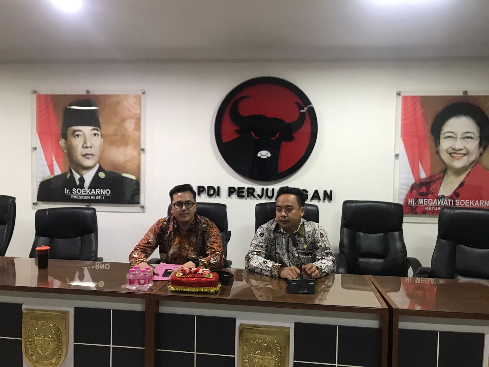 Ketua Komisi III DPRD Boyolali Gamma Wijaya ( kanan) bersama ketua komisi I Nuraziz Putra Aditama.