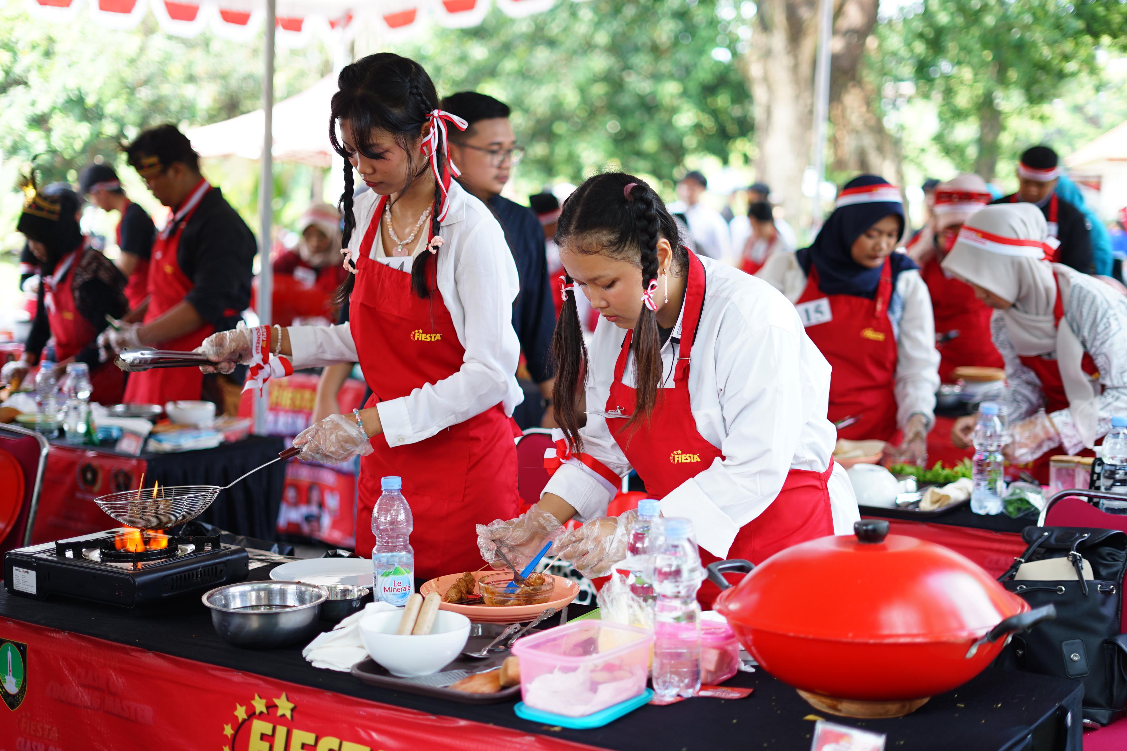 Lomba memasak yang diikuti generasi Z di Taman Balekambang, Sabtu (23/8/2025).