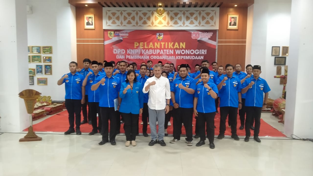 Bupati Wonogiri Setyo Sukarno (tengah) hadiri pelantikan pengurus DPD KNPI, Sabtu (23/8/2025).