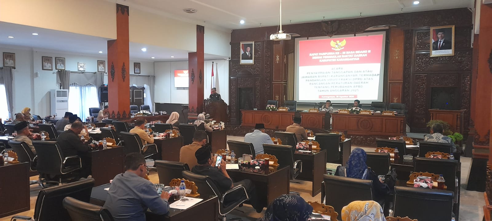 Sidang paripurna DPRD Karanganyar membahas sejumlah persoalan di masyarakat. (Rudi Hartono/Radar Solo)