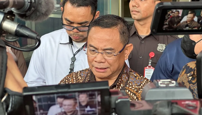 Bupati Pati Sudewo usai memenuhi panggilan KPK di Gedung Merah Putih, Jakarta, Rabu (27/8/2025).