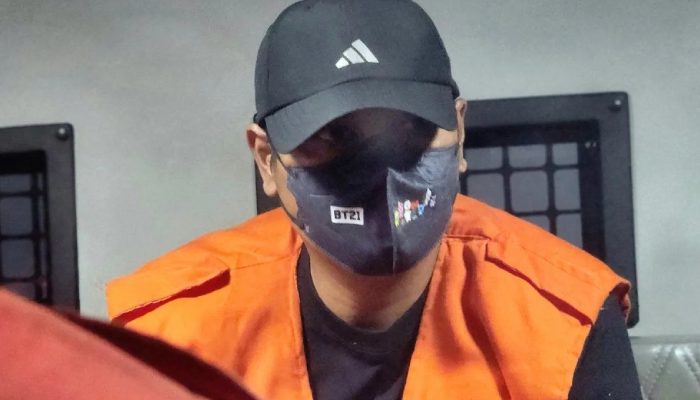 Sekda Klaten JP ditahan oleh Kejati Jateng sebagai tersangka kasus dugaan korupsi sewa Plaza Klaten di Semarang, Rabu (27/8/2025).