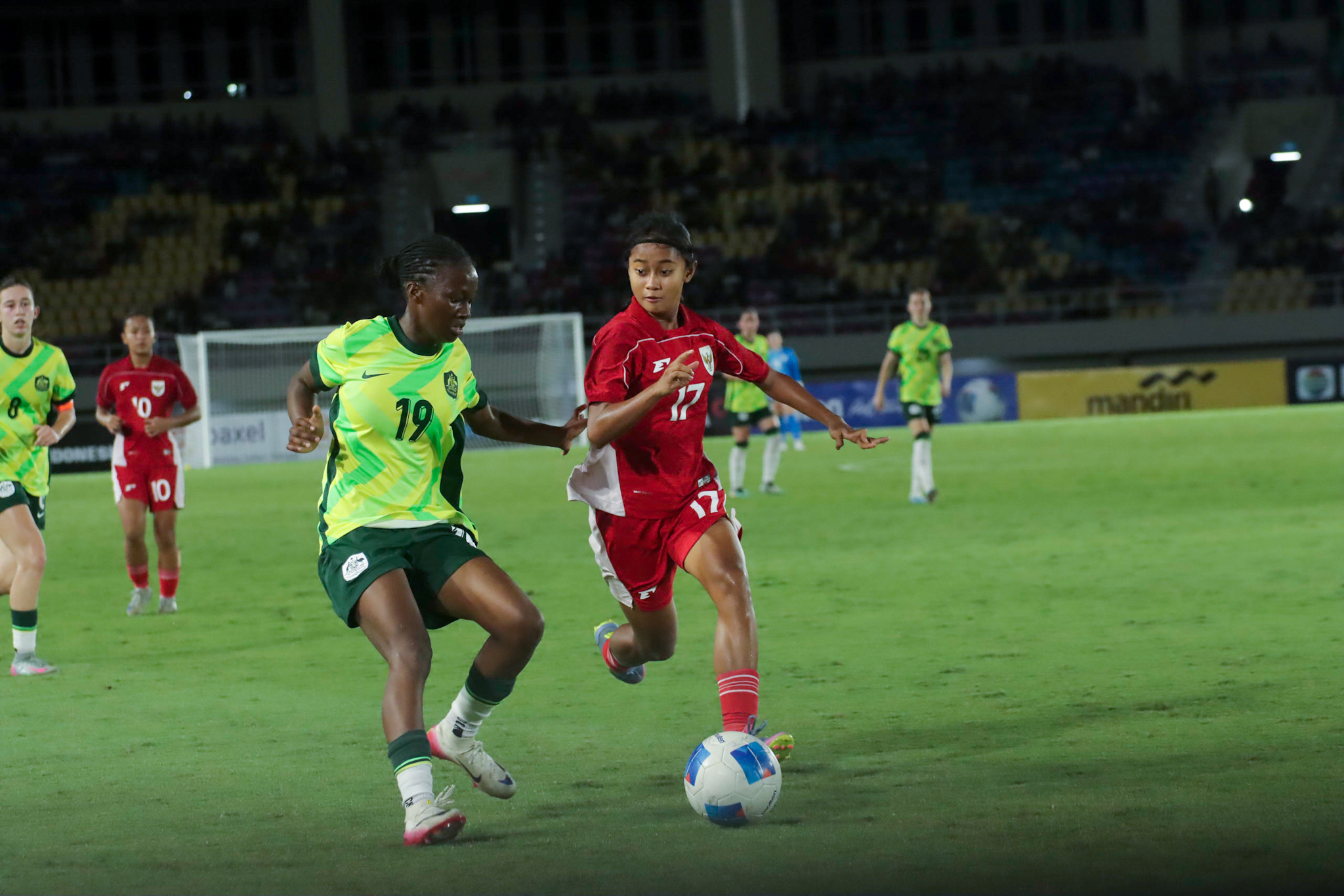 Laga Timnas Putri Indonesia U-16 melawan Australia di ajang ASEAN U-16 Women&rsquo;s Championship 2025, di Stadion Sriwedari, solo, Rabu malam (27/8/2025)